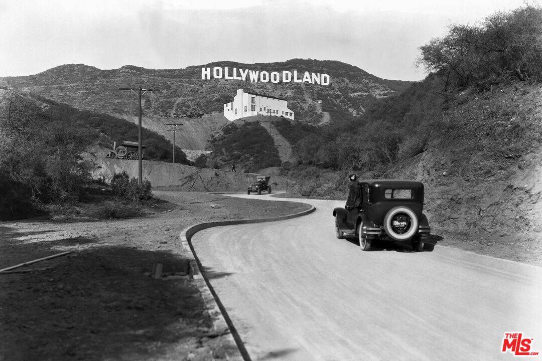 2882   Belden Dr 5BR Hollywood Hills East La