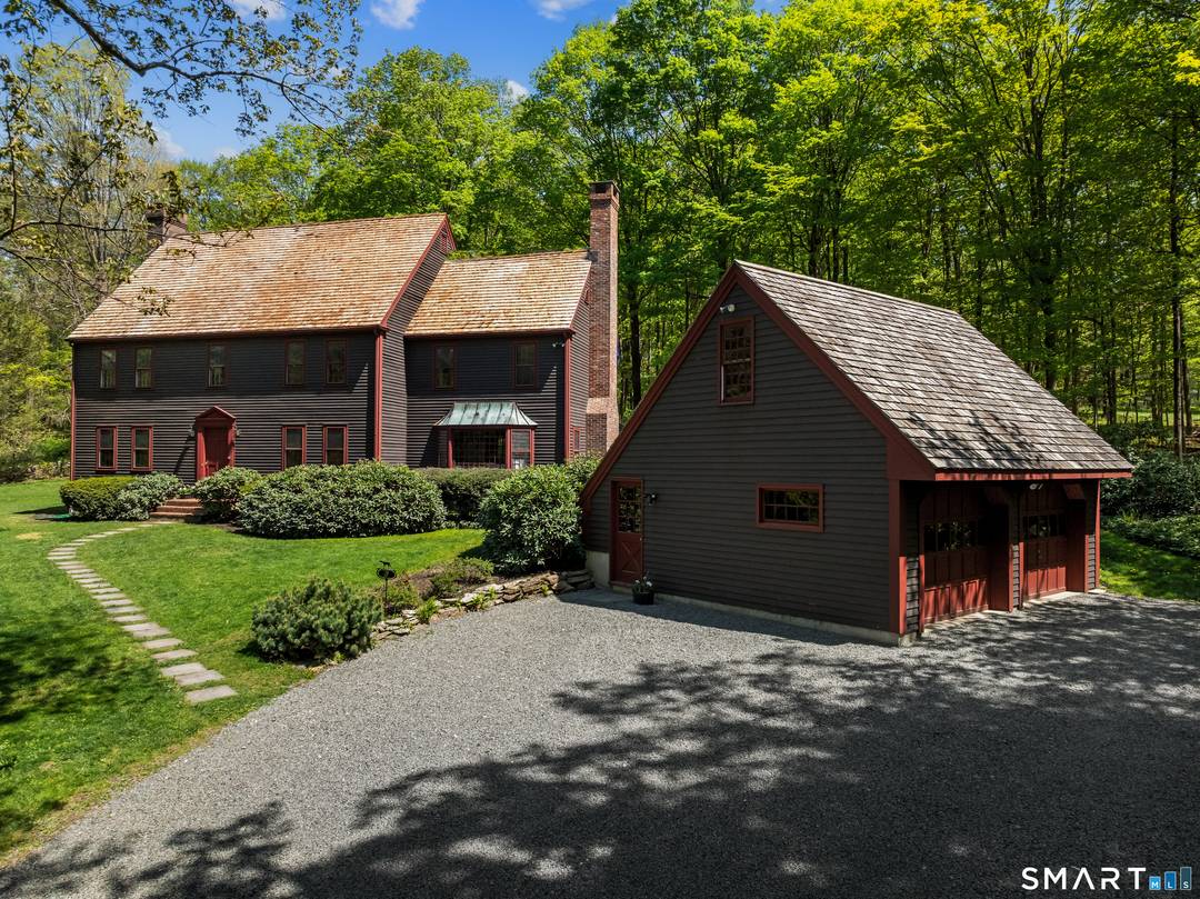 Final offers due by Monday 5 18 at 5pm Tucked at the end of a cul de sac down a long private driveway, 6 Winding Brook Ct offers the rare ...