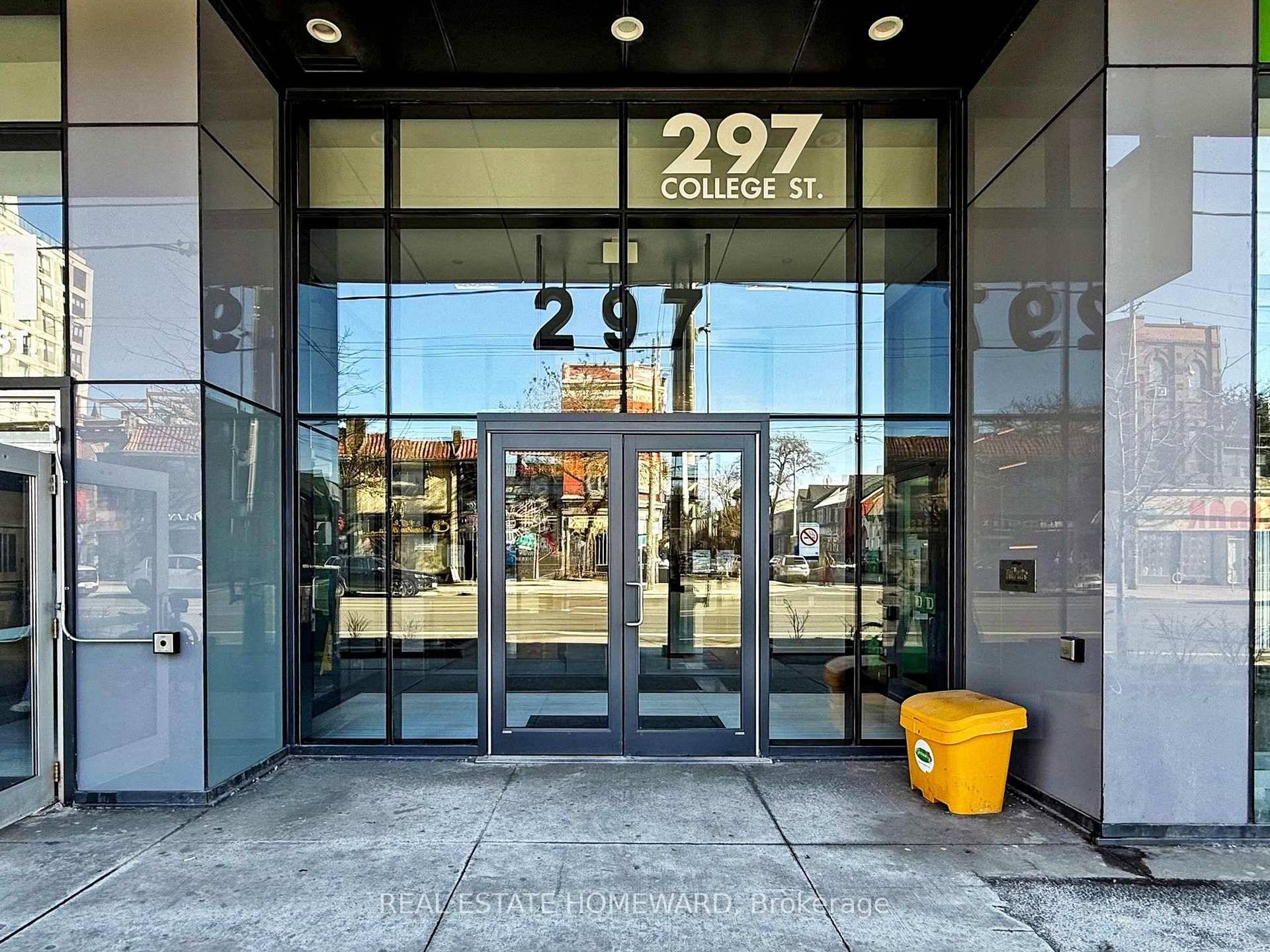 Welcome to urban sophistication at its finest in this modern 2 bedroom, 2 Full bathroom condo nestled in a sought after Tribute built boutique building in the heart of Kensington ...