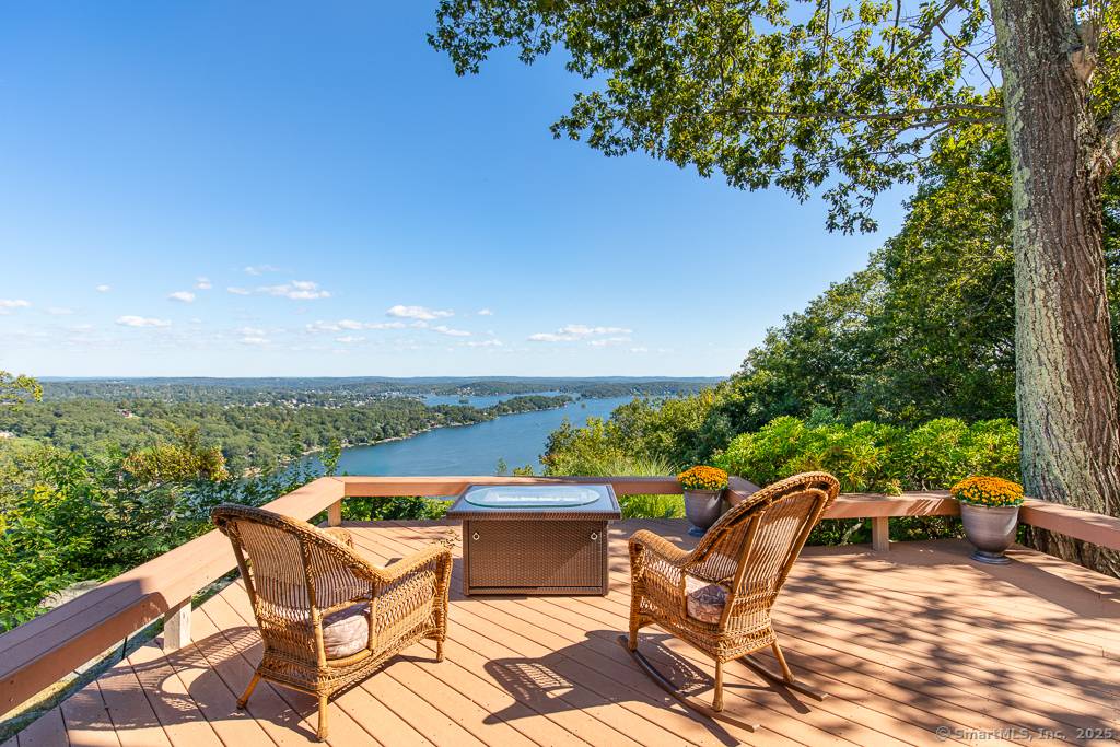 10, 000 Sq Ft Modern Masterpiece with Unrivaled Candlewood Lake Vistas Suspended above Connecticut's largest lake, this re envisioned contemporary estate commands dramatic 180 degree panoramas across Candlewood Lake and ...