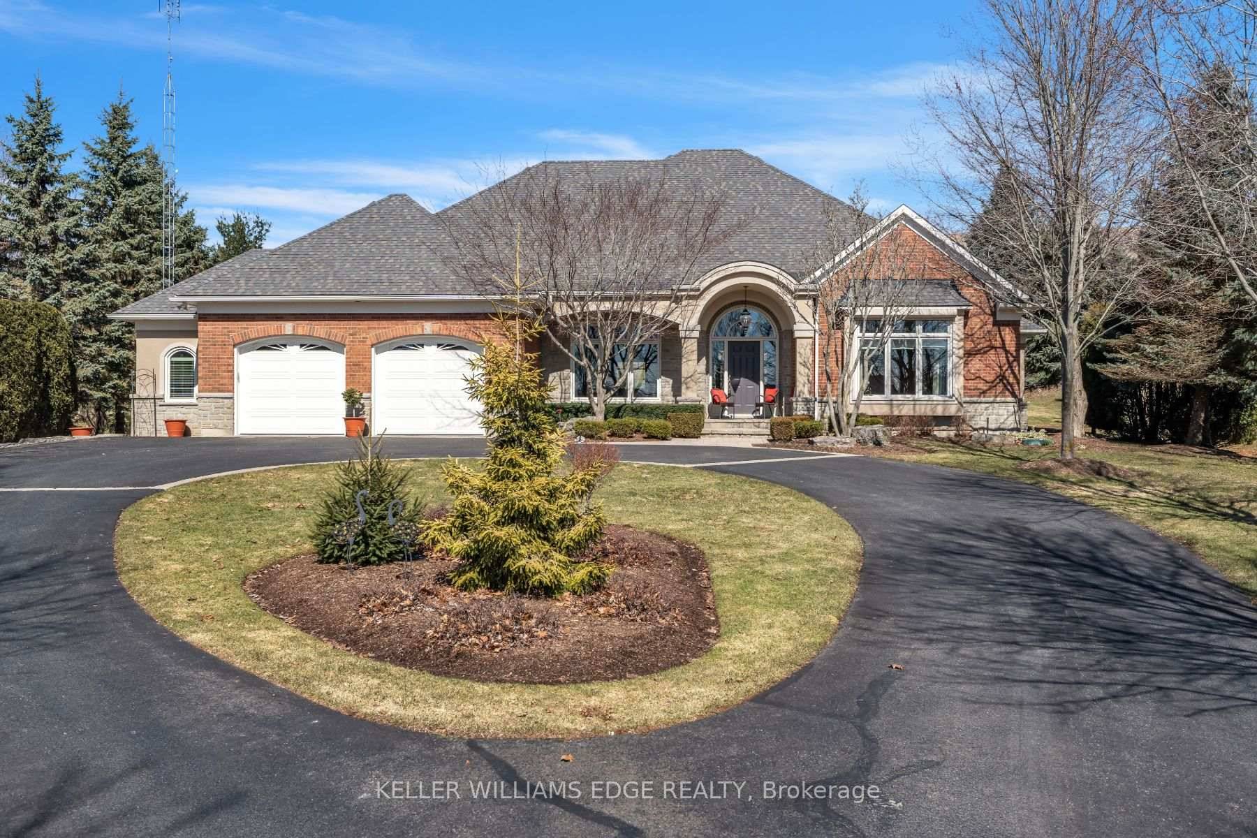 Experience the dream of country living !