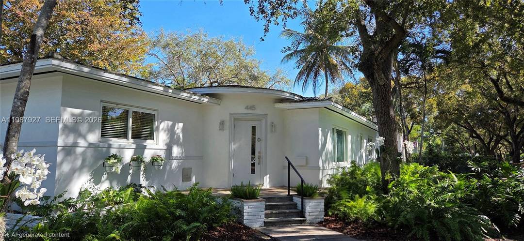 Welcome to Villa Moderne a rare and iconic Streamline Moderne residence designed by renowned MiMo architect Manfred Ungaro and completed in 1949.