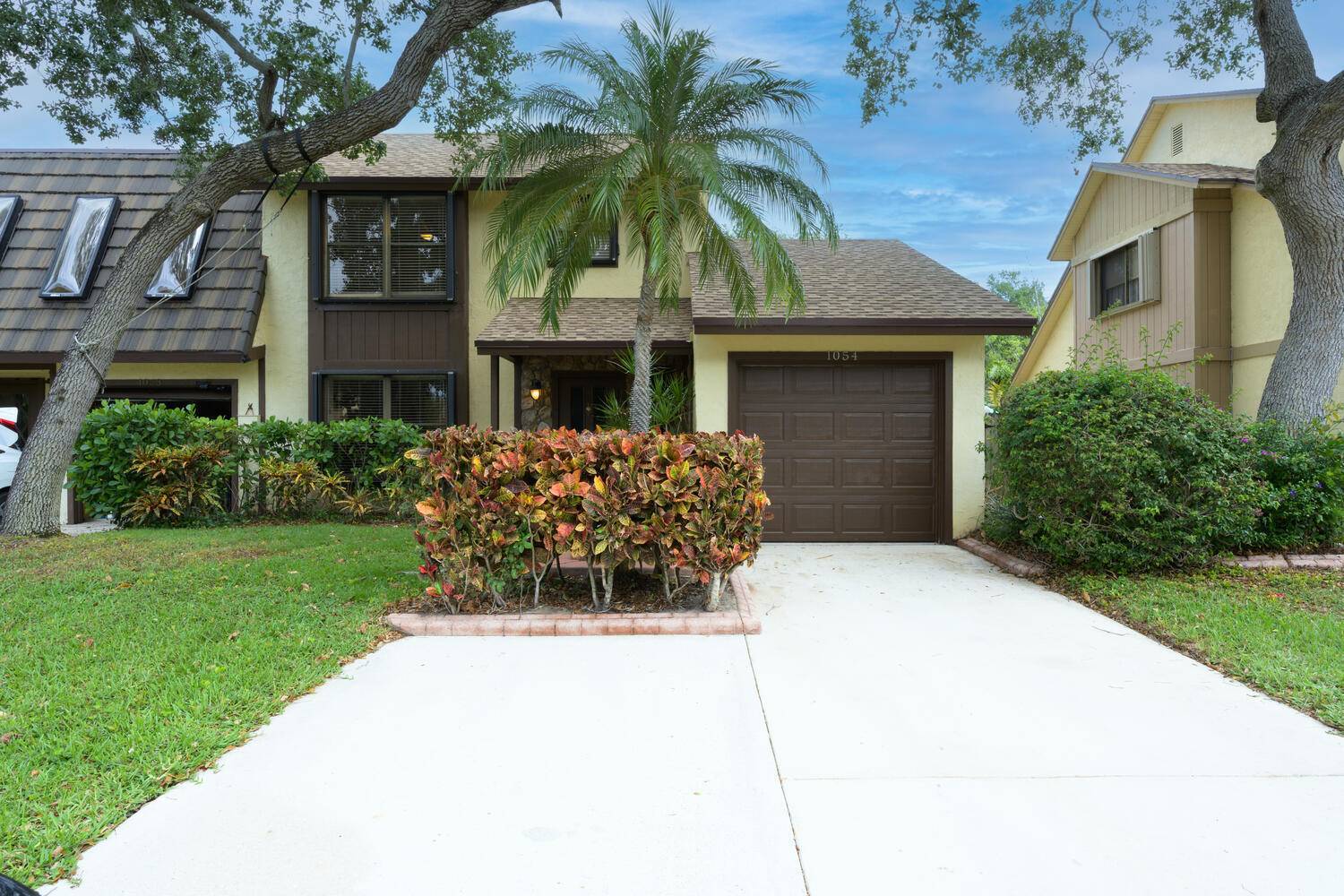 Nestled in the tranquil community of Rainwood East, this charming 3 bedroom, 2.