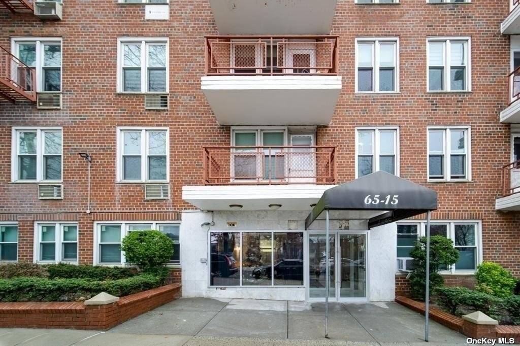 Introducing 65 15 Alderton Street 2G in Rego Park !