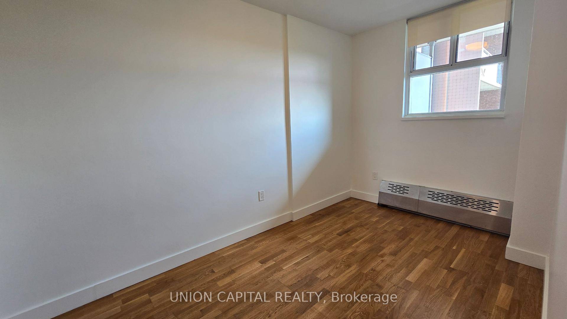 Welcome to this upgraded 1 bedroom condo at 230 Oak Street, ideally situated at River Street and Dundas St E a prime downtown Toronto location with unbeatable convenience and growing ...