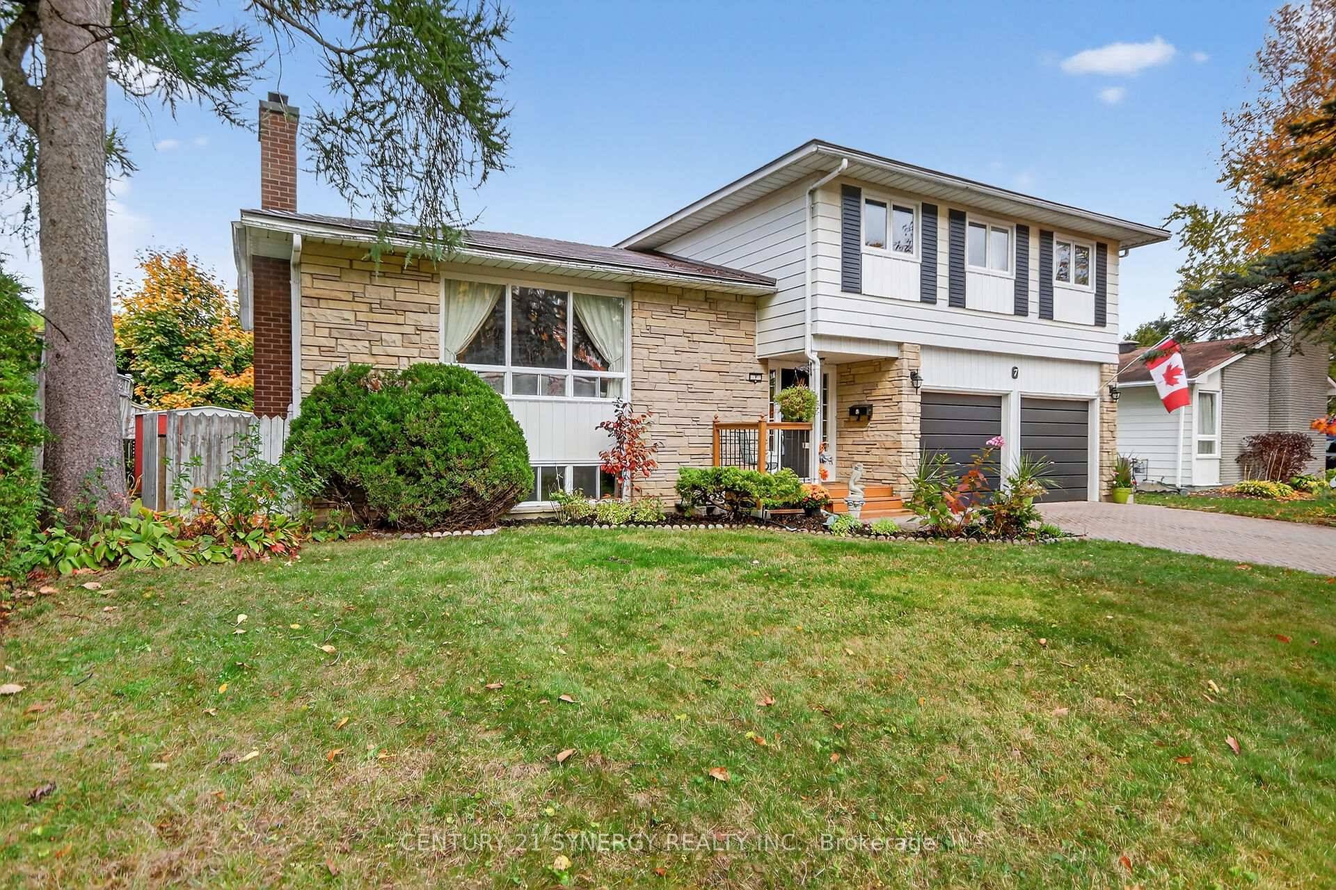 Welcome home to Barrhaven !