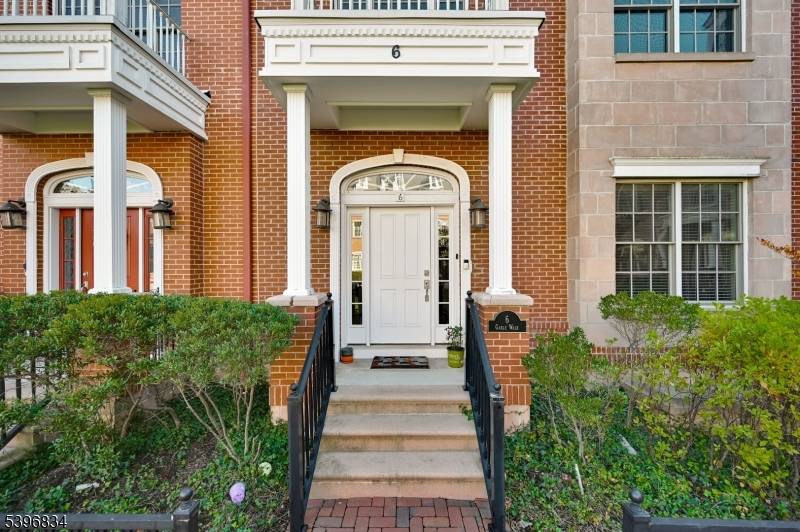 Stunning North Facing End Unit Townhouse in the Heart of Livingston.