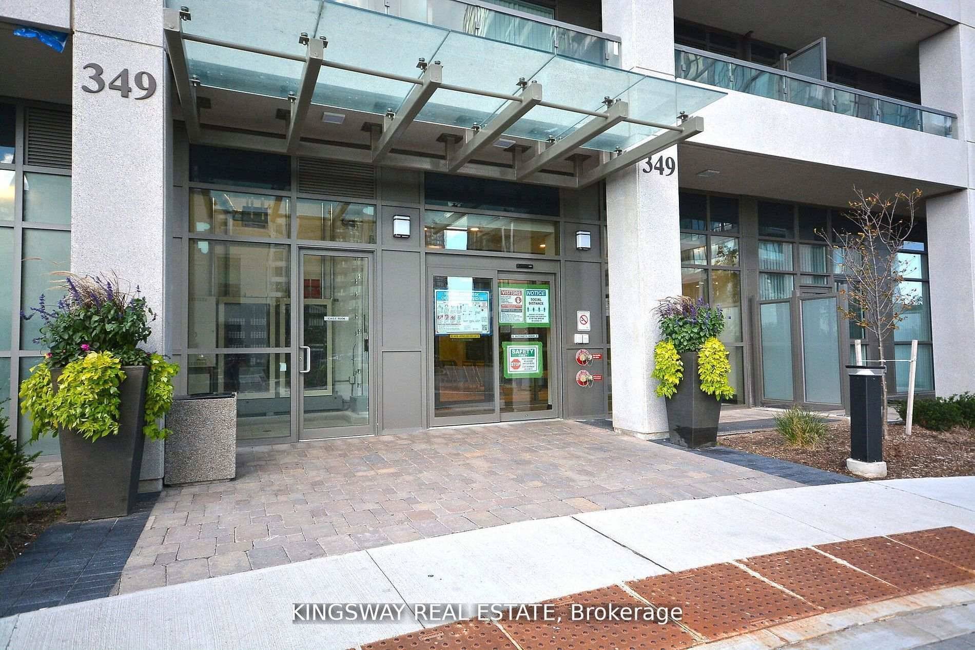 Gorgeous 2 bedroom, 2 bathroom condo in the vibrant heart of City Centre.