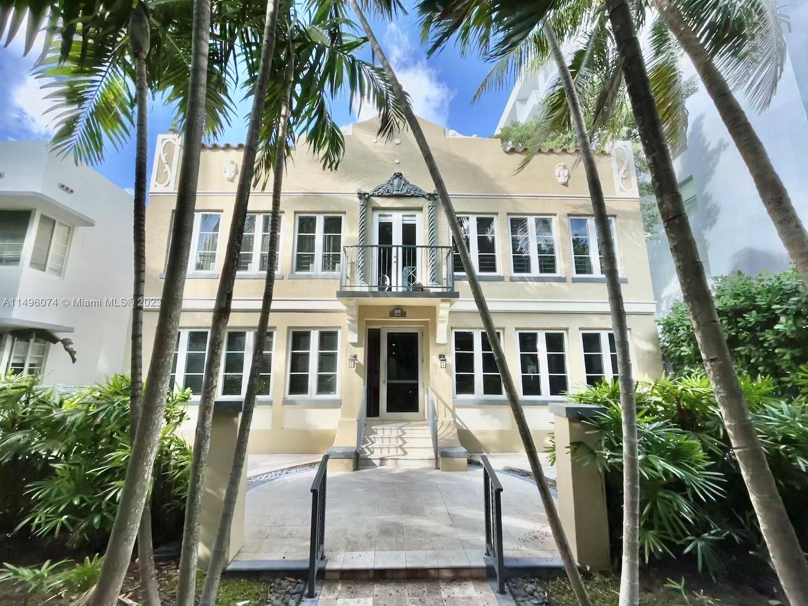 Step into this 965 sq ft Bright and Spacious South Beach Loft !