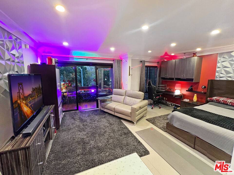 950  N Kings Rd Sunset Strip LA