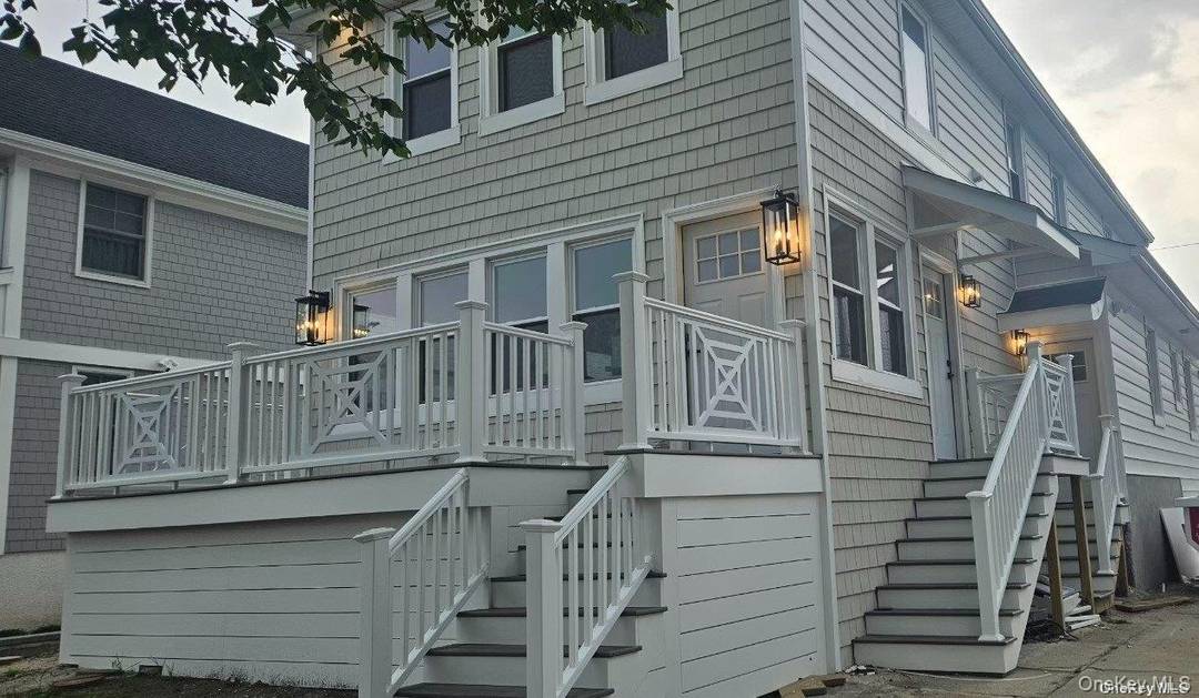 This 2024 gut renovation is a must see !