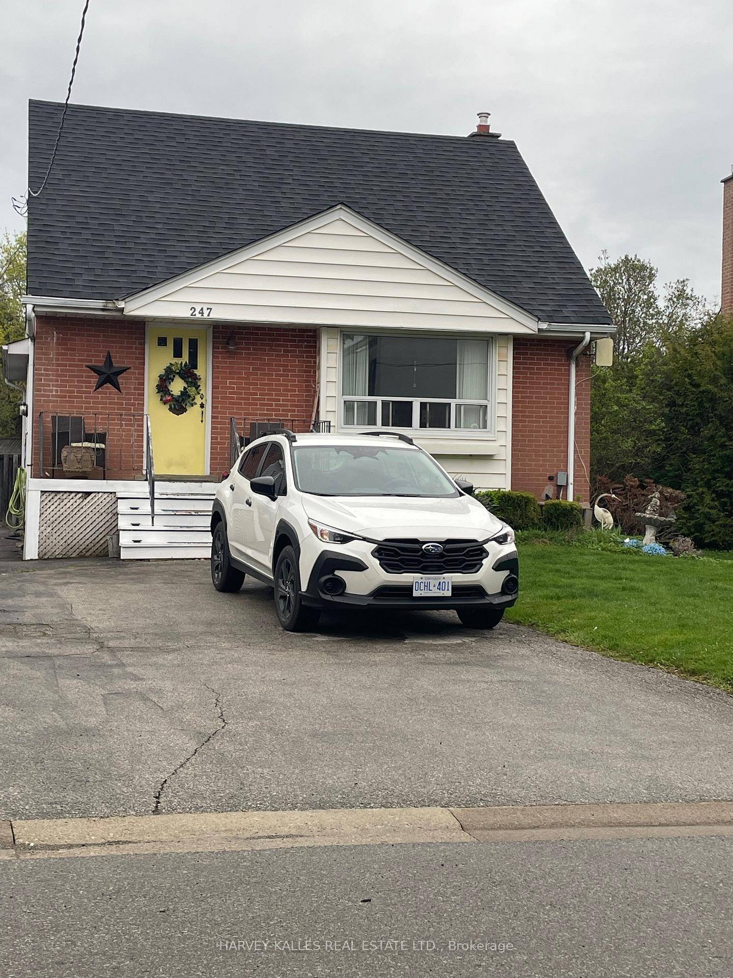 Come View This Fabulous 50 X150 Ft Lot Located On A Quiet Crescent With Many New Builds On Street.