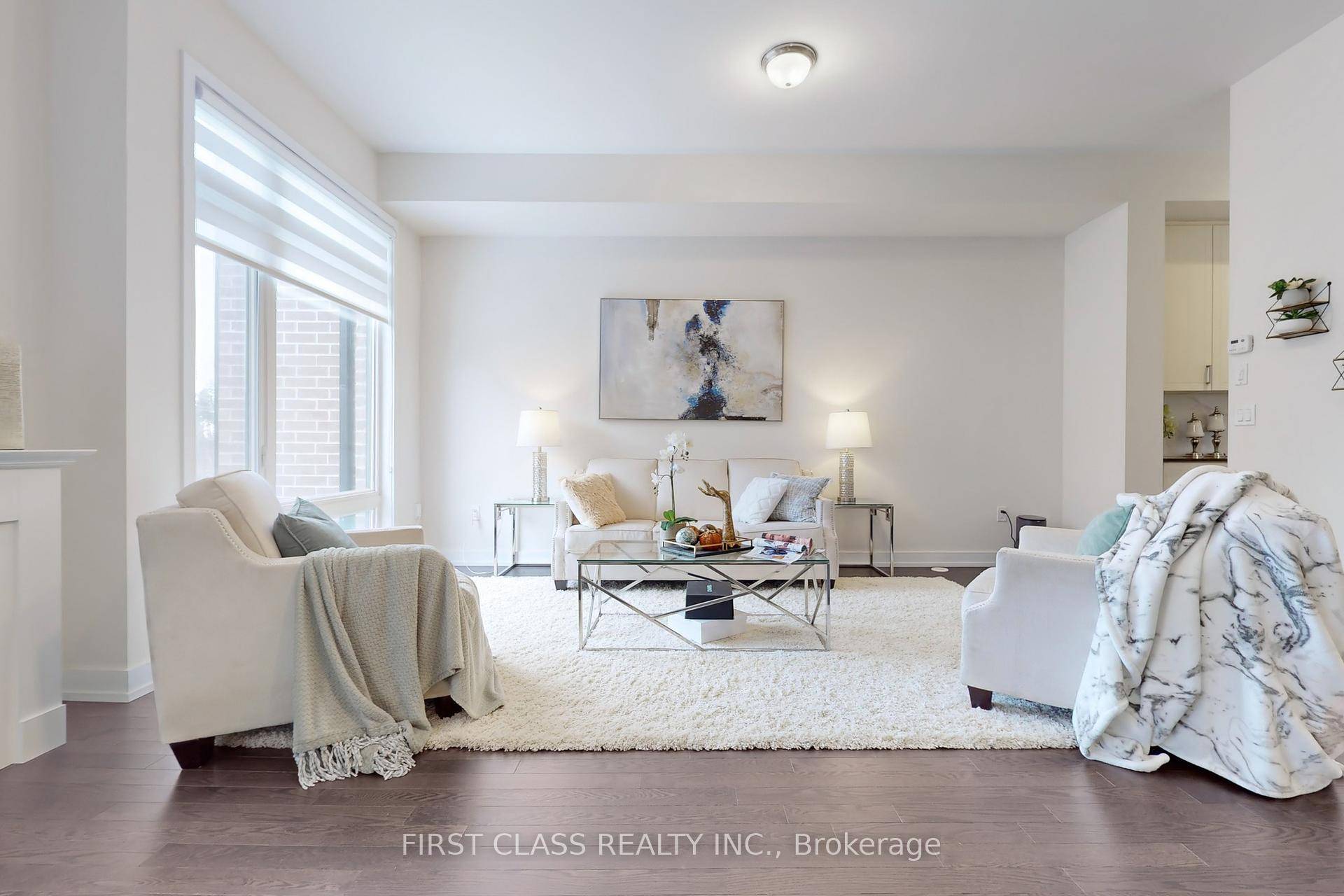1 year new 3 bed, 4 bath freehold townhouse with double garage in Bayview.