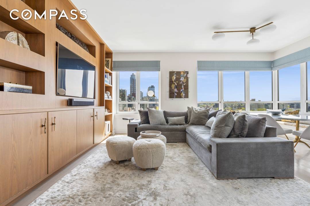 Residence 1201 at The Boerum is a beautifully designed three bedroom corner home offering over 1, 744 square feet of interior space, filled with natural light and open views across ...