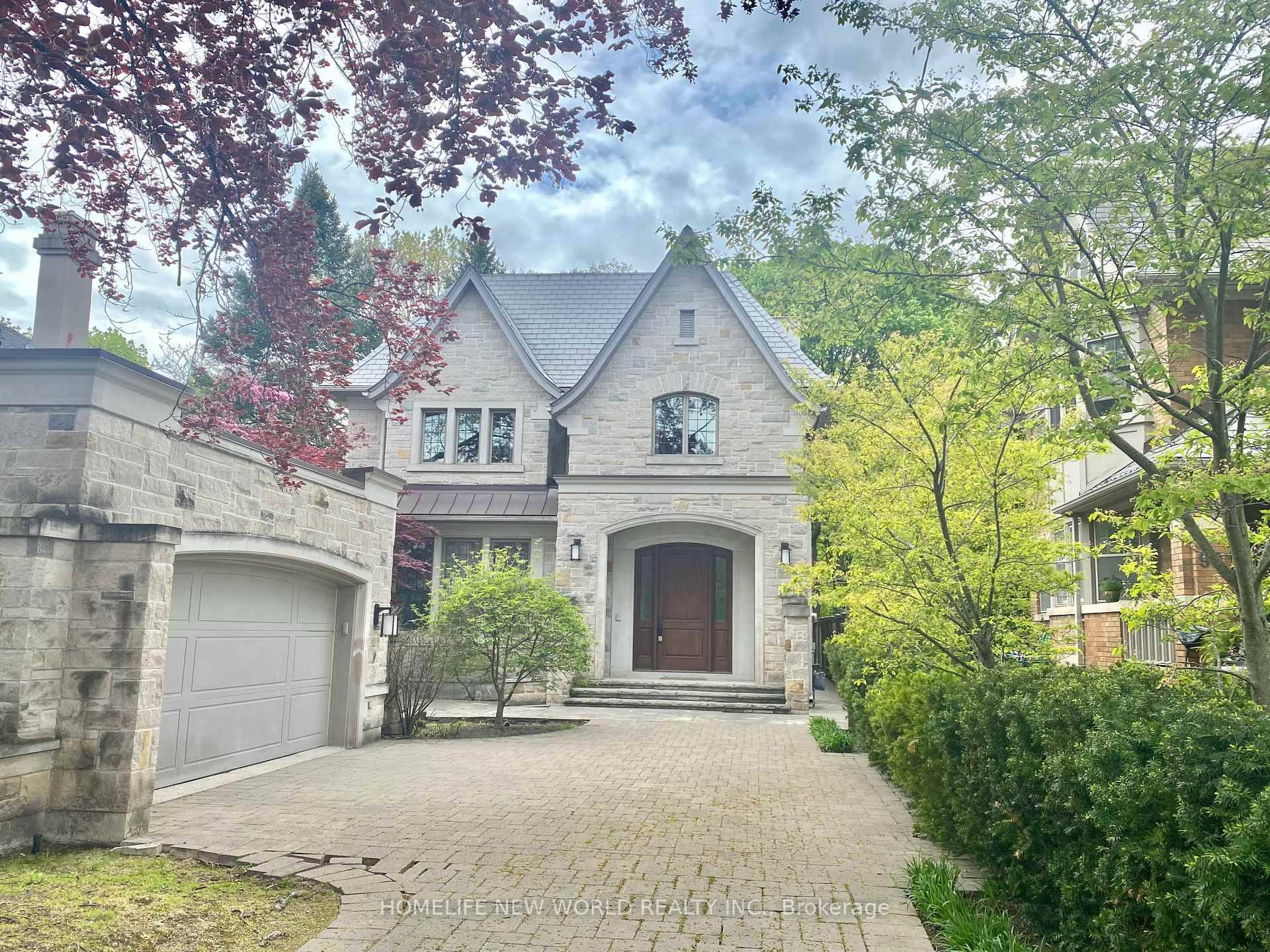 A Rare Opportunity to Own a Luxuriously Home in Rosedale.