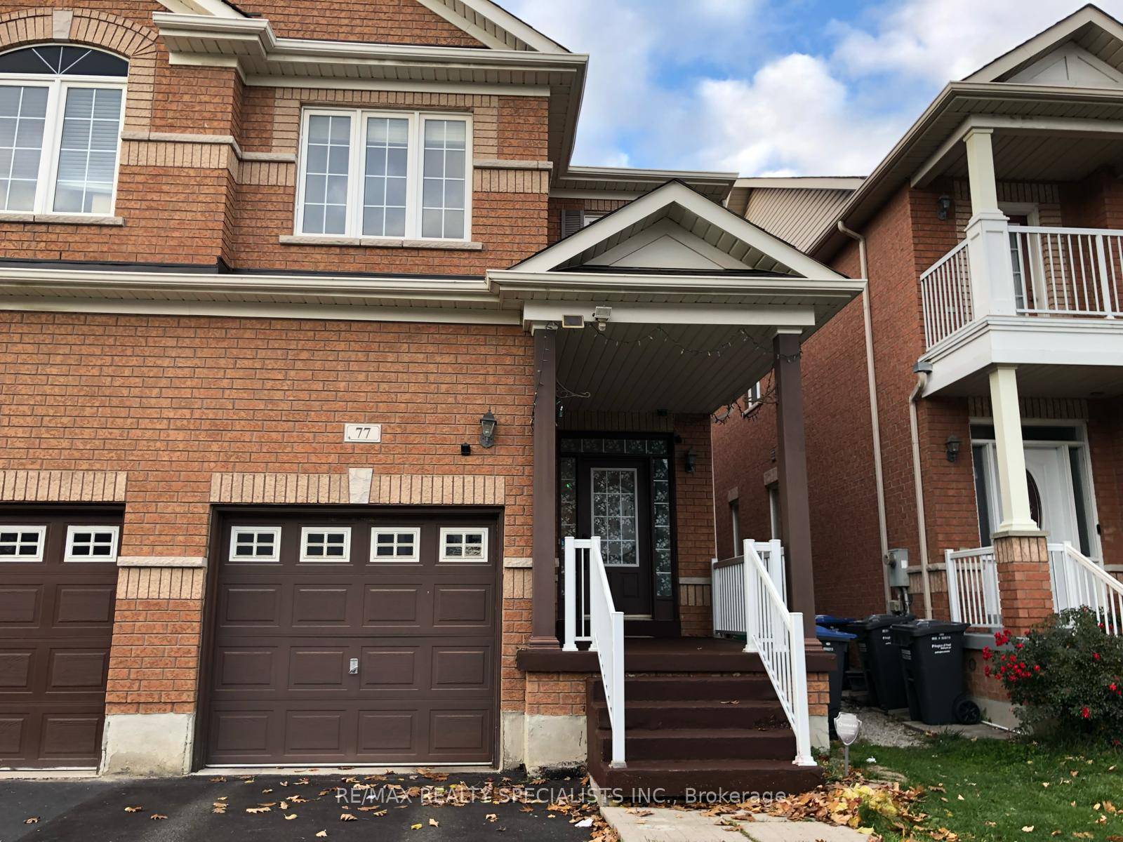 3 Bedroom and 3 Washroom full house for rent in very nice area !