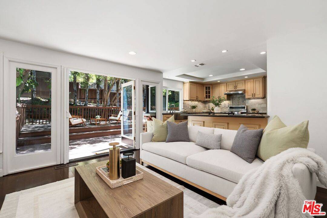 2880   Woodwardia Dr 3BR Bel Air La