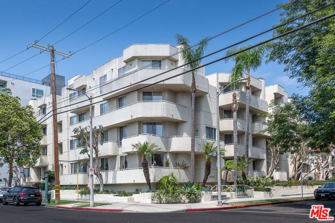 8559 Alcott St 2BR Beverlywood La