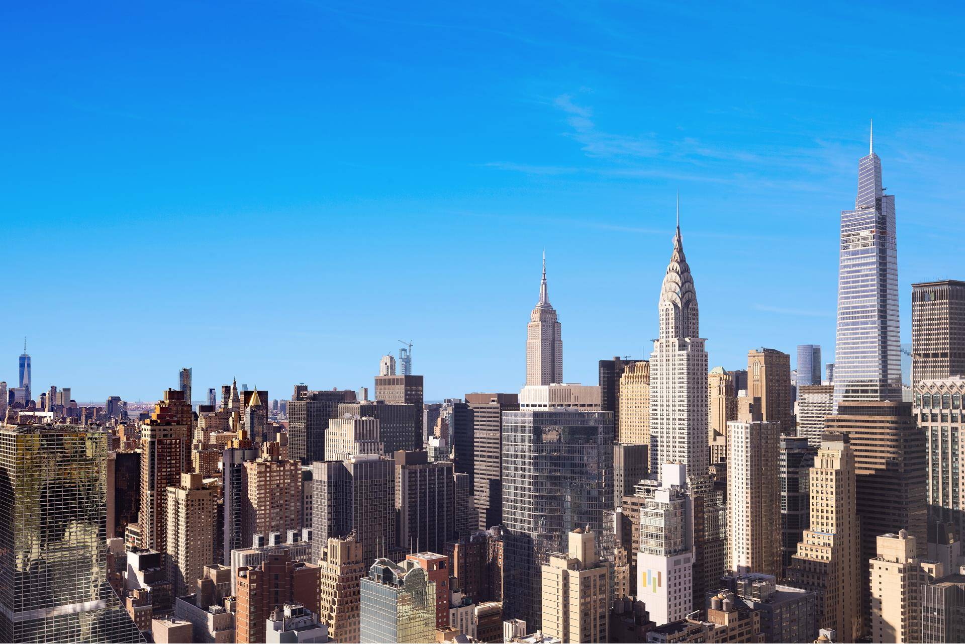Exceptional 57th Floor convertible 4 bedroom, 3.