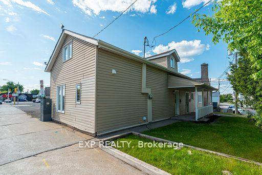 Welcome to 467 Main Street E, a beautifully refinished duplex in the heart of Hawkesbury just steps from the waterfront and all local amenities.