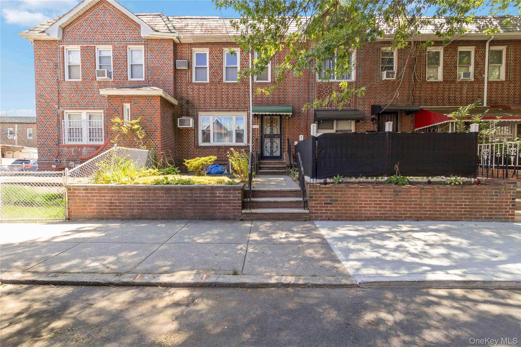 Great Opportunity in East Elmhurst !