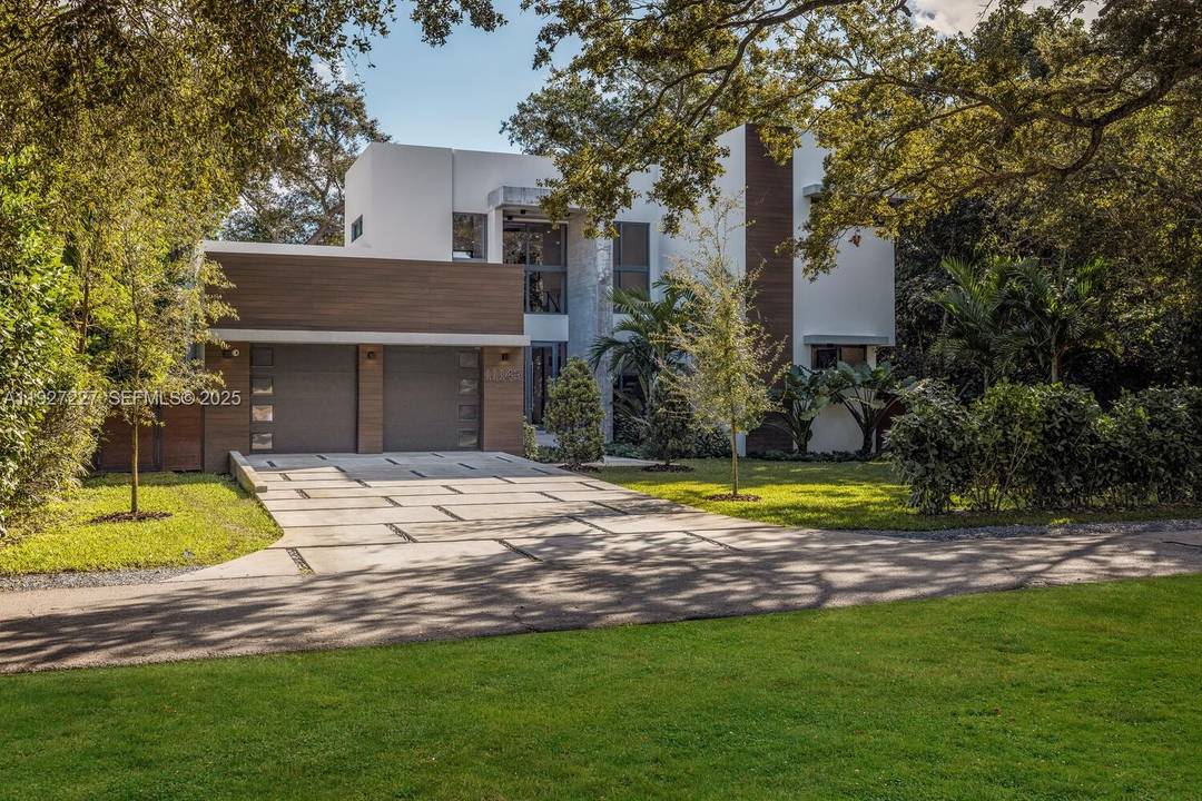 Be the first to live in this newly built contemporary residence located on one of the most desirable streets in Biscayne Park, known for its tree lined streets and architecturally ...