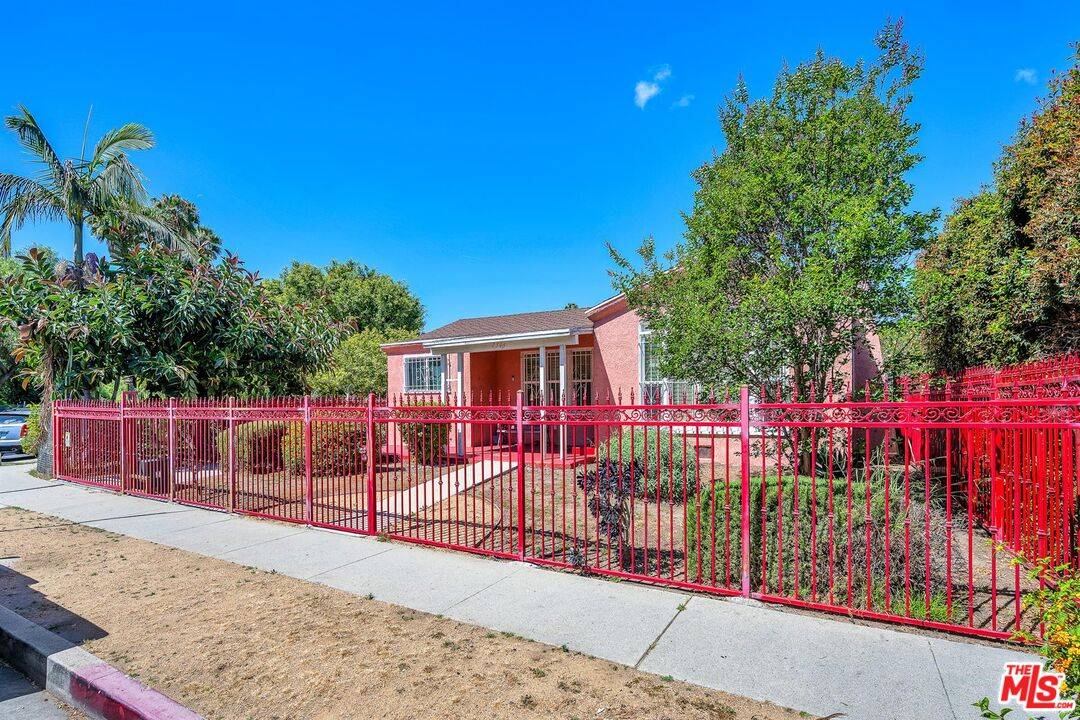 2345  S Garth Ave 3BR La