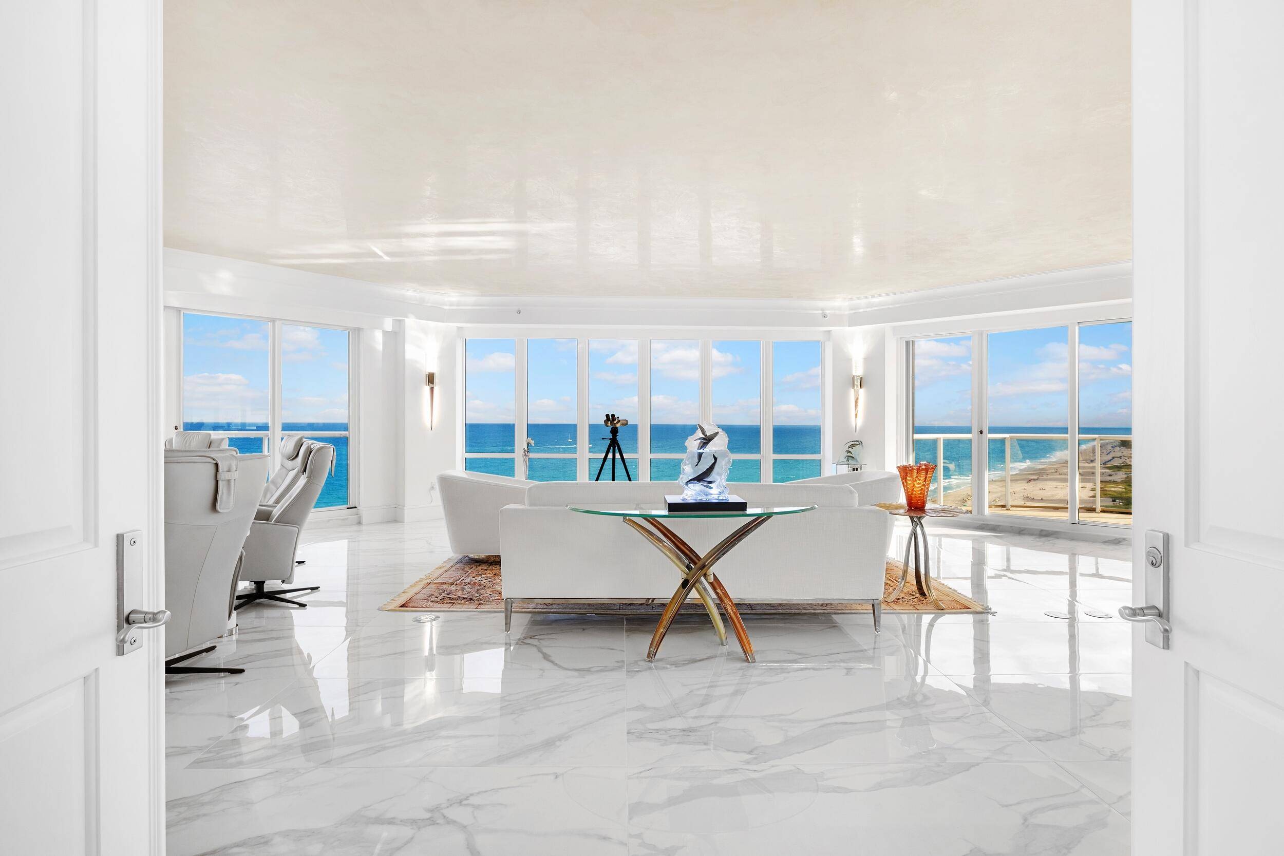 Exquisite Direct Ocean residence on Singer Island w 3 bedrooms 3.