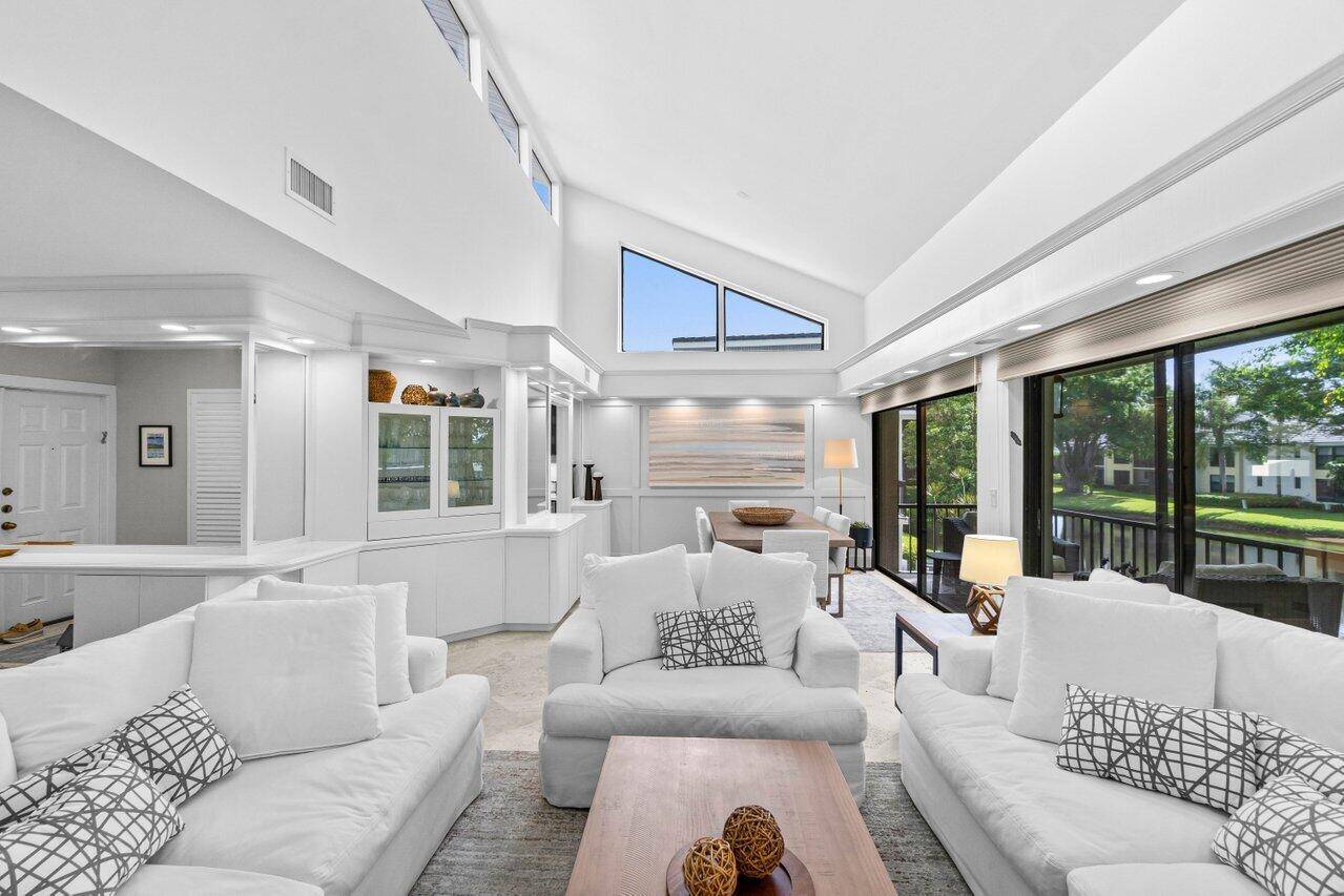 Boca West Beauty. This stunning 1, 680 sq.