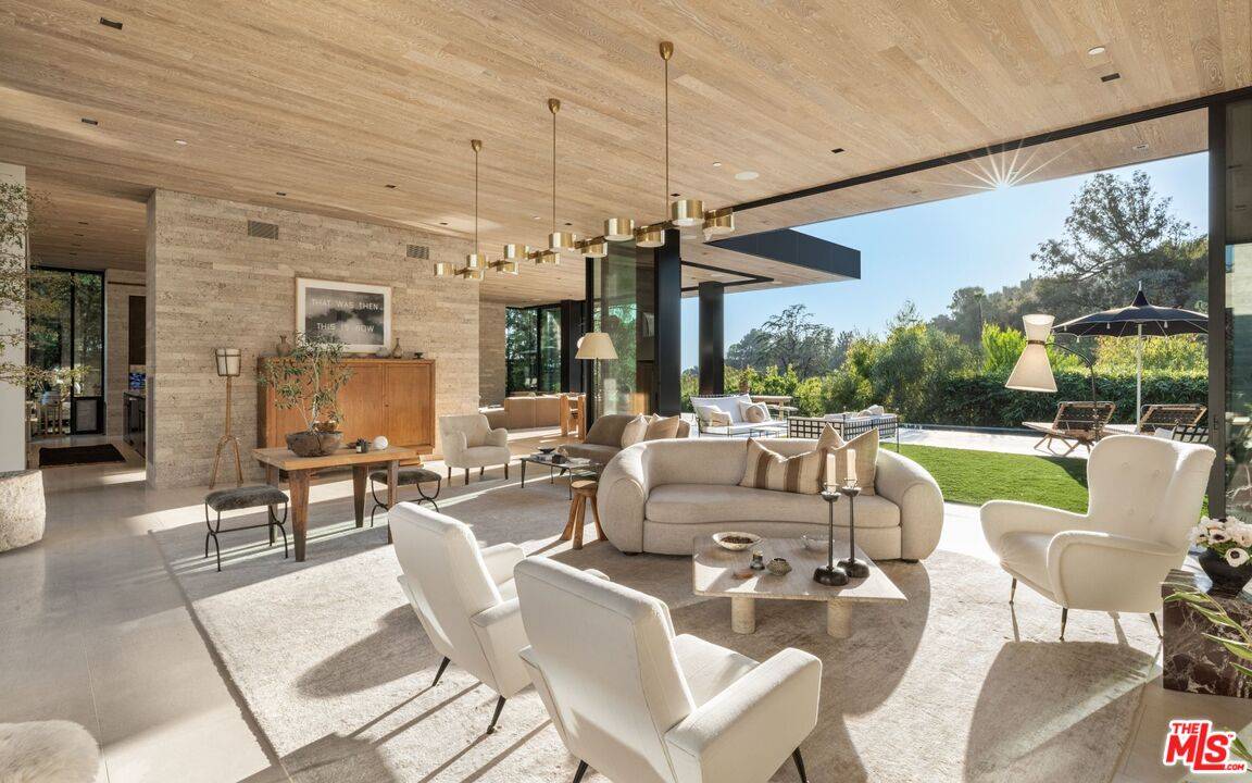 1335   Carla Ln 5BR Beverly Hills Post Office | B.H.P.O. La