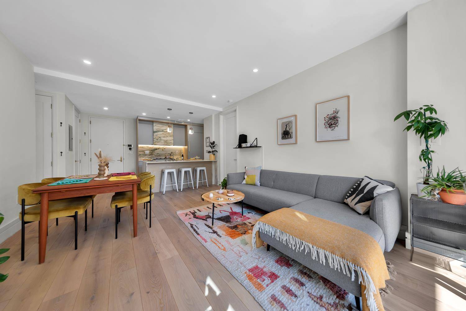 JUST LISTED ! Huge Private Terrace.
