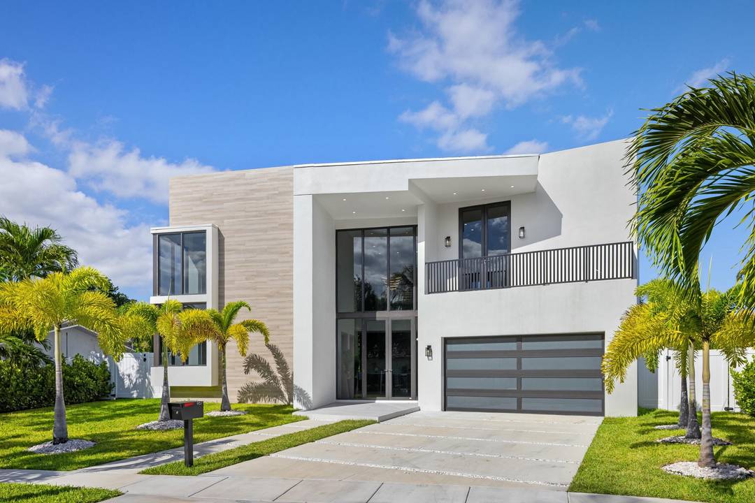 This new construction estate in prime East Boca Raton offers more than 5, 000 sq.