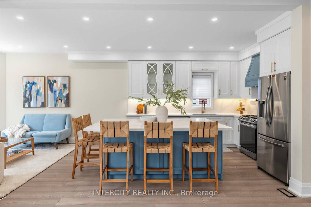 Back onto protected ravine, walk to Lake Wilcox, and enjoy nearly 3, 180 sq ft of beautifully finished living space this is the lifestyle opportunity you've been waiting for.