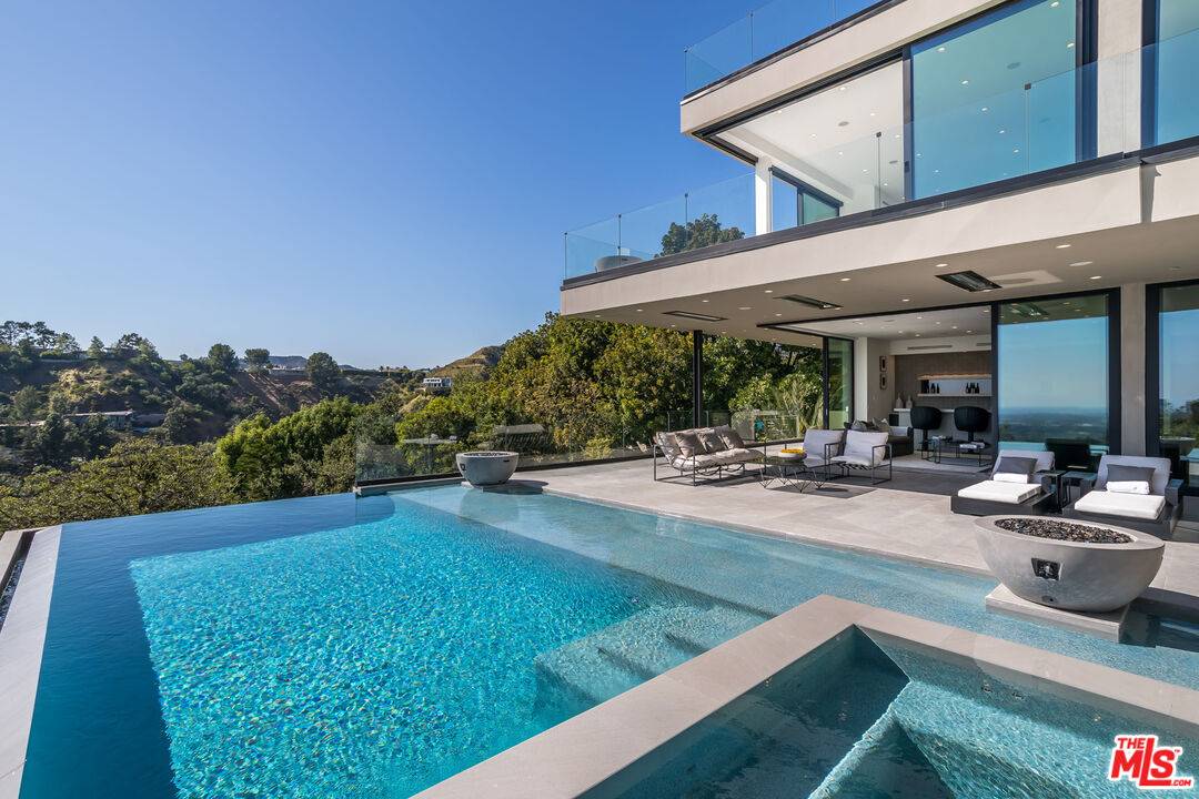 9406   Lloydcrest Dr 5BR Beverly Hills Post Office | B.H.P.O. La