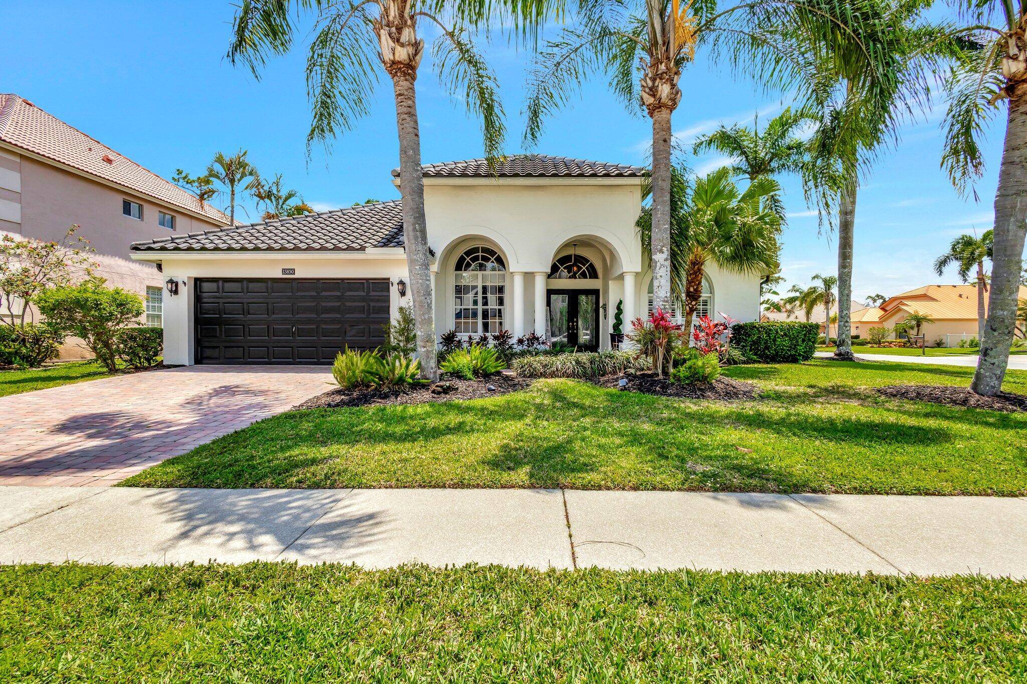 Stunning Single Story Retreat for Sale !