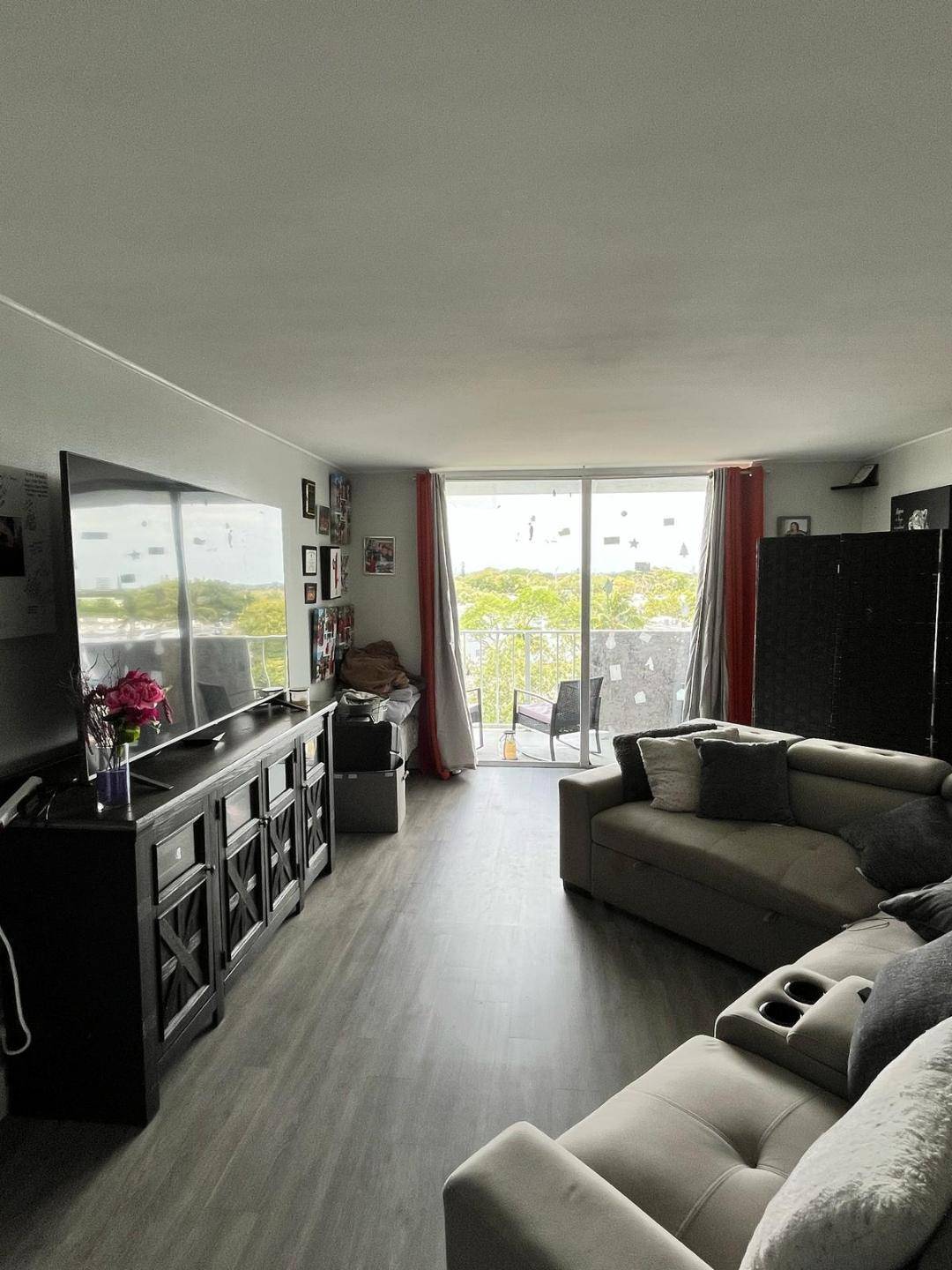TENANT OCCUPIED BUT DEPENDING ON EITHER INVESTOR OR PRIMARY MAY BE ABLE TO NEGOTIATE WITH TENANT.