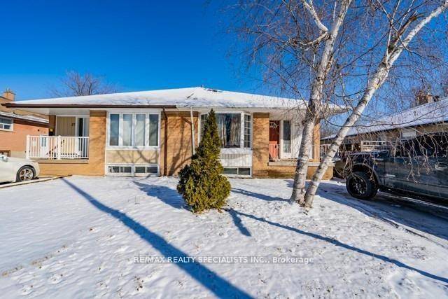 Welcome to this cozy 2 bedroom basement apartment in the highly desirable Bramalea community.