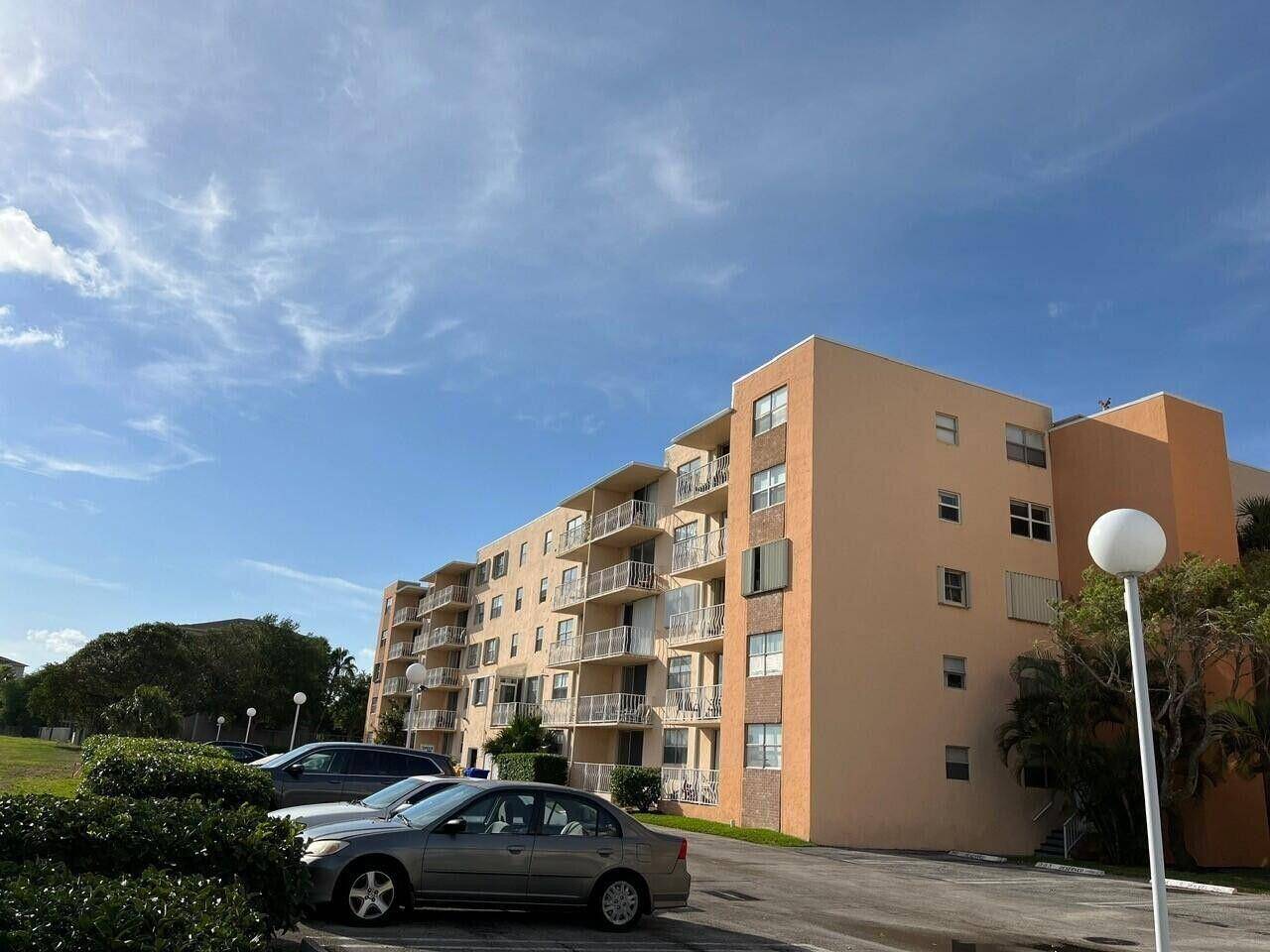 Fully renovated with beautiful sunrises and sunsets every day from this wonderful 4th floor 2 2 unit overlooking Clear Lake and downtown WPB.