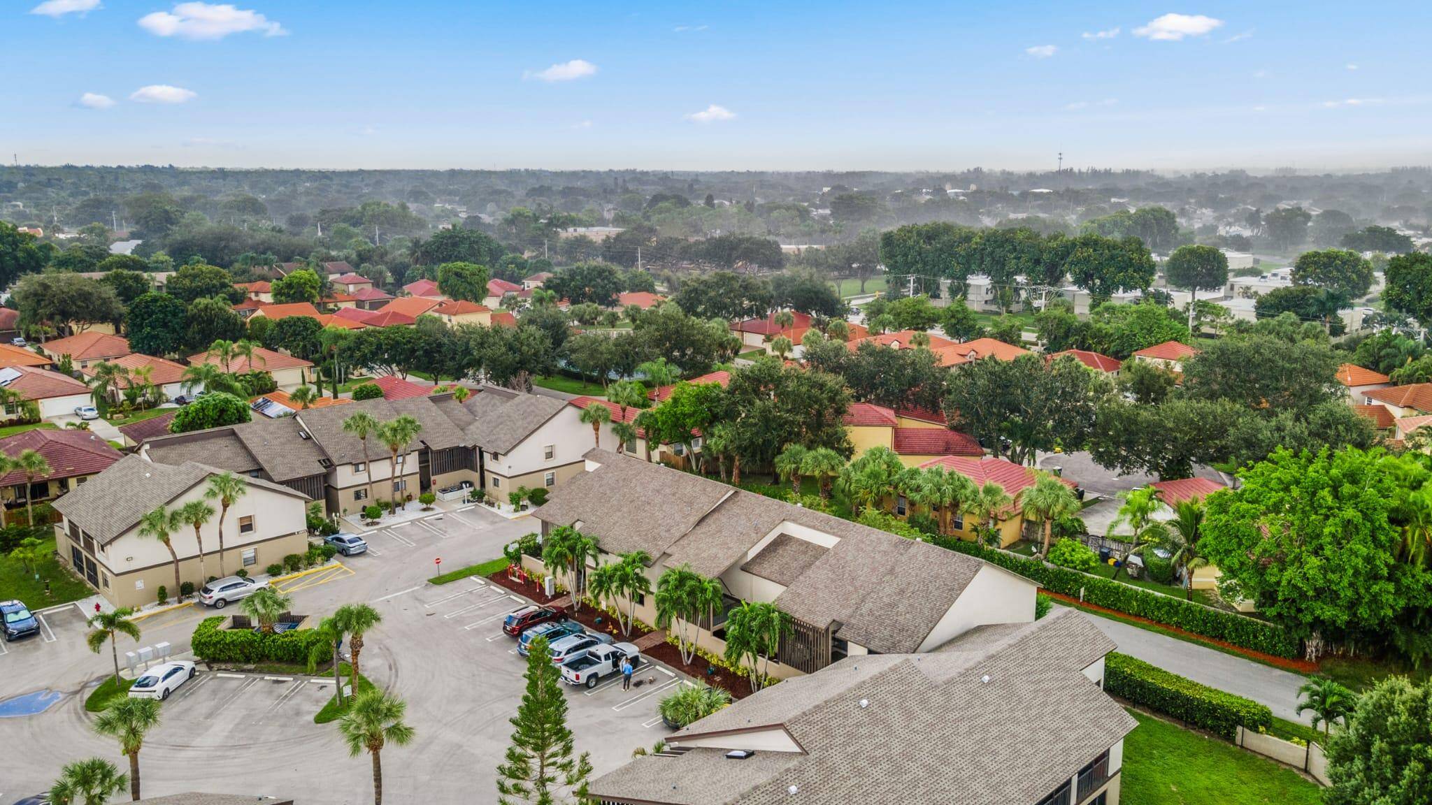 Fabulous 2 bedroom, 2 bathroom home in the heart of Wellington, offering elegance and comfort in every detail !