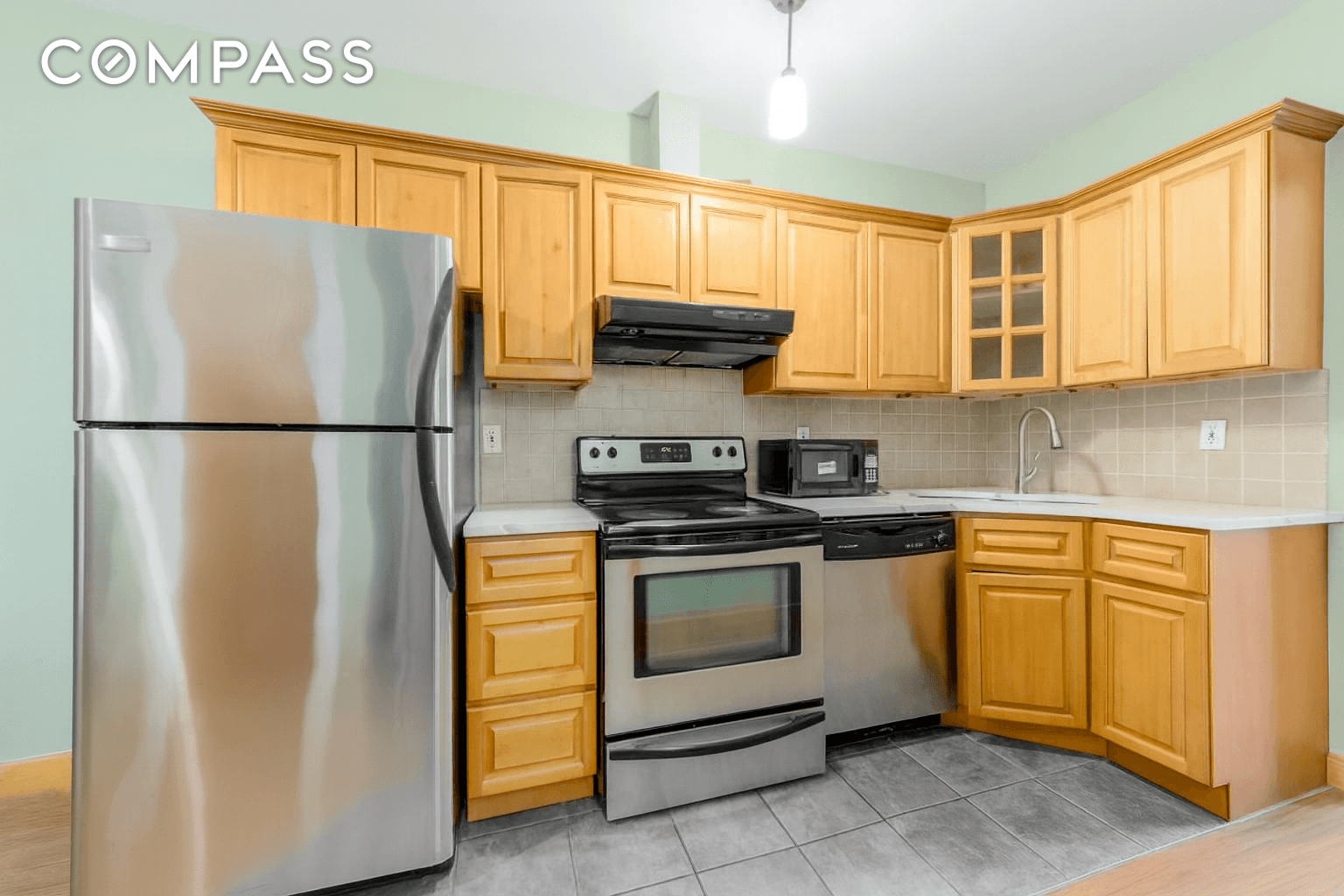 Welcome to 433 DeKalb Avenue, a boutique four story, eight unit free market rental building ideally located on the border of Clinton Hill and Bedford Stuyvesant.
