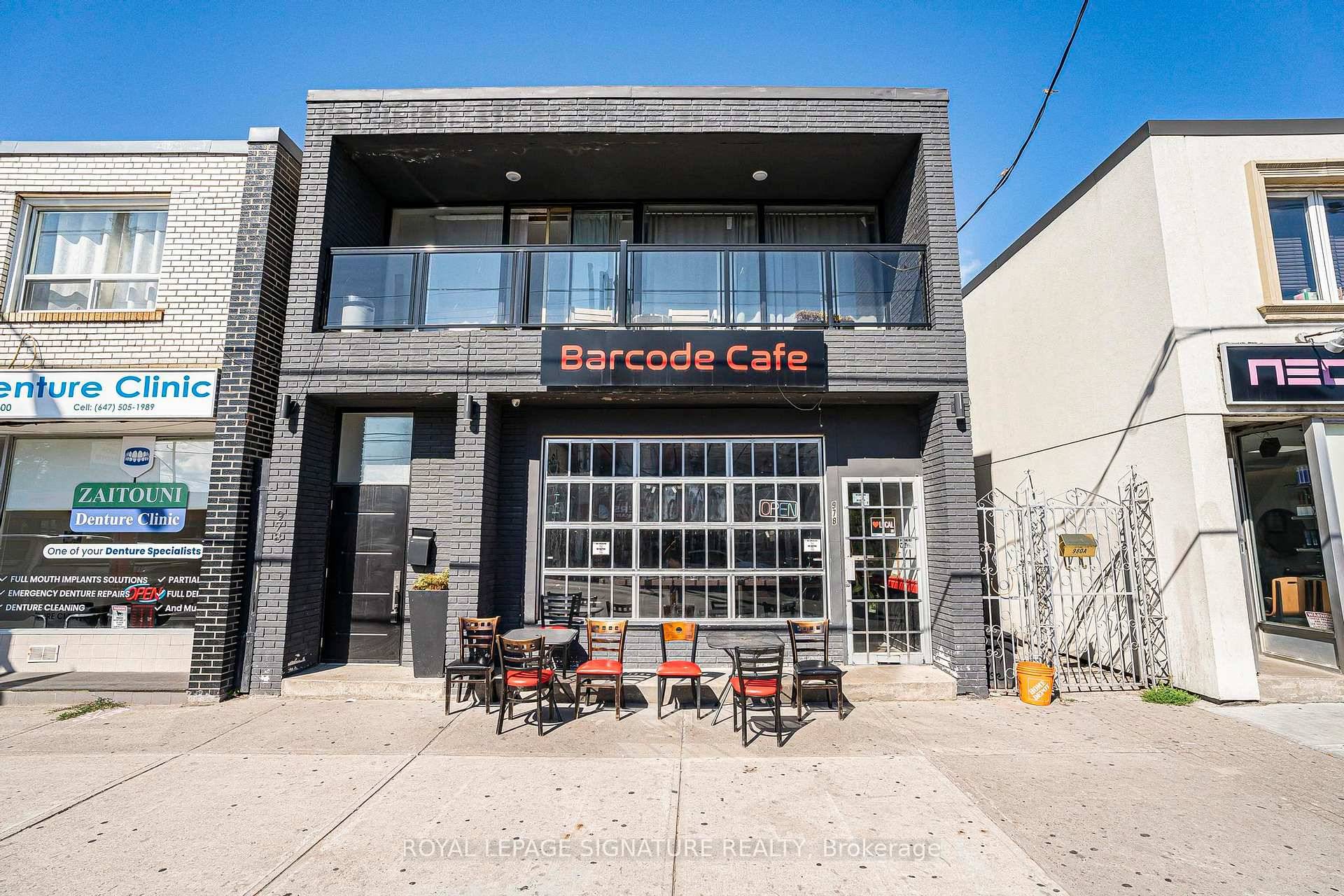 Barcode Cafe at 978 Pape Avenue offers a fantastic turnkey opportunity to own a well established and fully equipped cafe in the heart of East York.