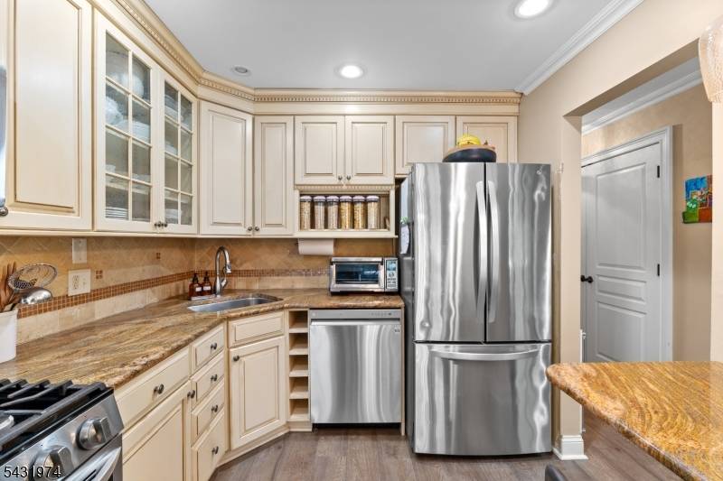 Tucked away in the highly desirable Lindsley Heights Community, this spacious, move in ready townhome offers the space, layout, and setting you're looking for.