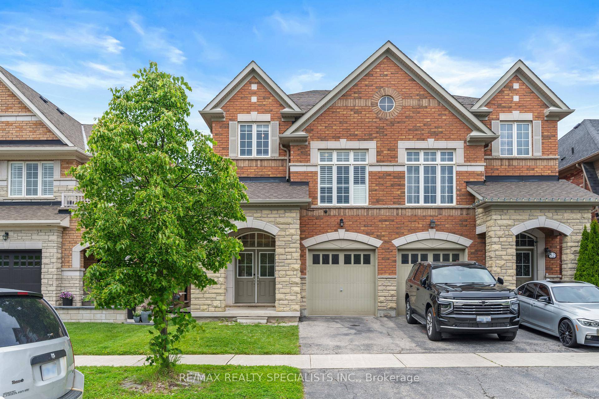 Absolutely Stunning 3 Bed, 3 Bath Home in Sought After Southfields !
