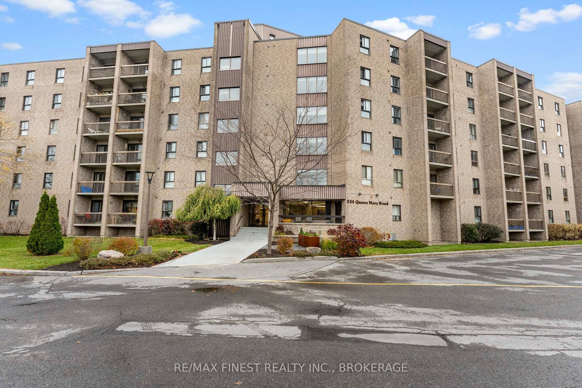 This spacious 2 bedroom, 1 bath condominium offers a well designed layout with generous in suite storage and a large private balcony perfect for enjoying warm fall afternoons.