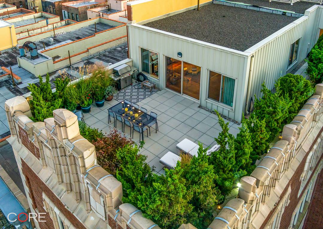 Discover this extraordinary two bedroom, two bathroom home offering more than 2, 700 square feet of expansive indoor outdoor living an opportunity rarely found in Manhattan.