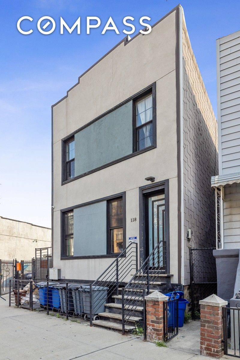Welcome to 118 Kingsland Avenue.