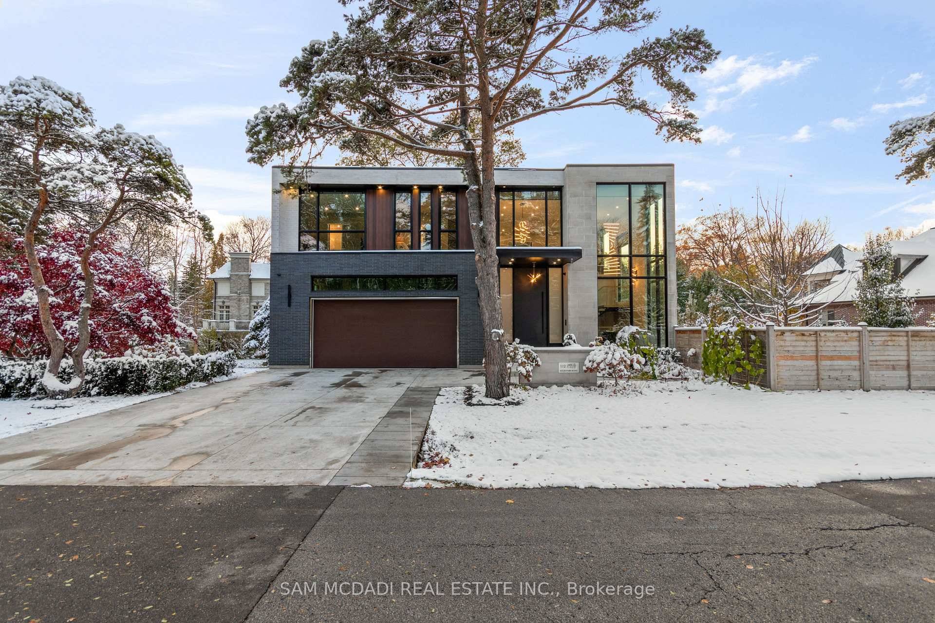 Welcome to this resplendent custom built masterpiece in Southeast Oakville, where flawless contemporary design meets the serenity of lakeside living.