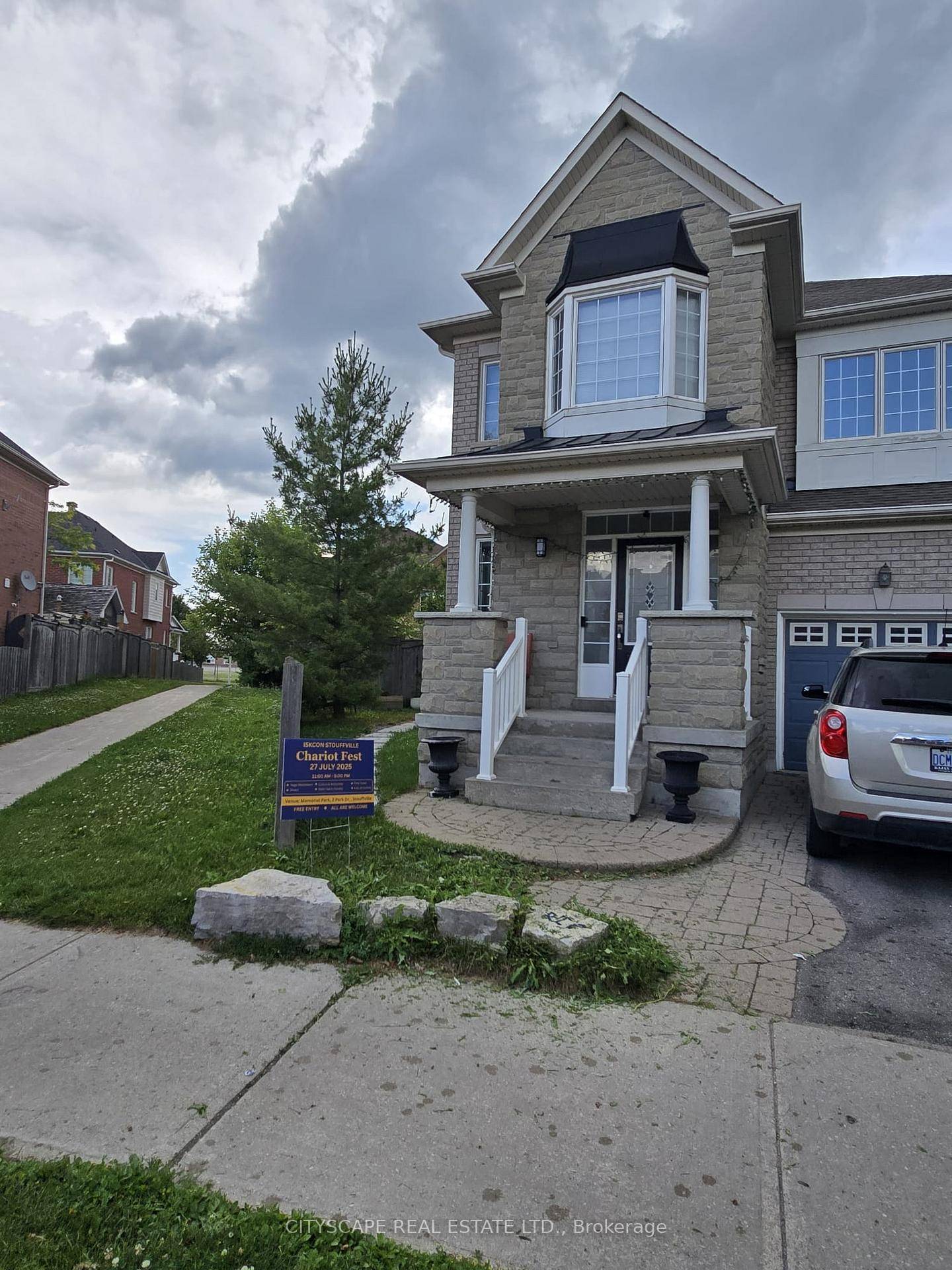Spacious Legal Walk Up Basement Apartment in Prime Stouffville Location !