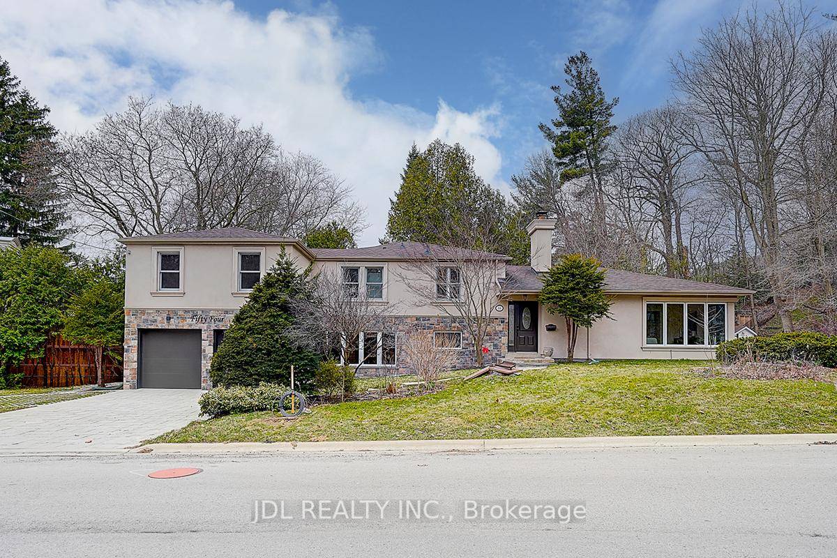 Tucked away in the prestigious, multi million dollar enclave of Hoggs Hollow, this exquisite house offers an unparalleled blend of privacy, elegance, and nature.