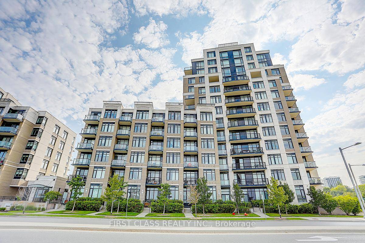 This beautifully maintained 1 bedroom, 1 bathroom condo is a must see !